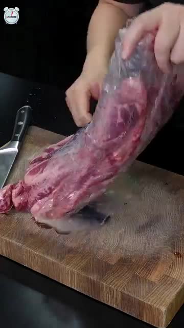 미역 불리기와 늑간살 손질