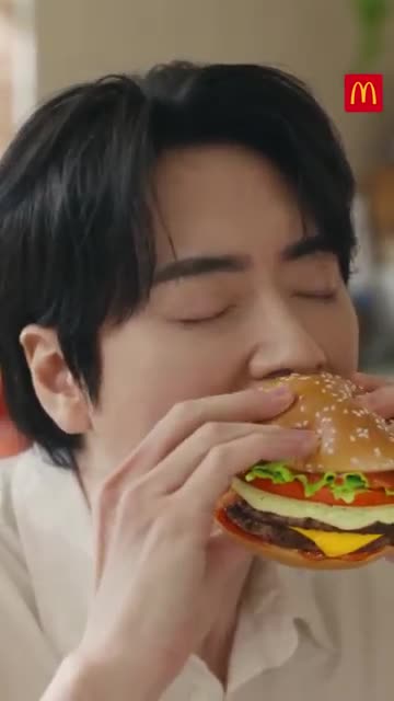 풍미 포인트 바질의 신선함과 크림치즈의 역할